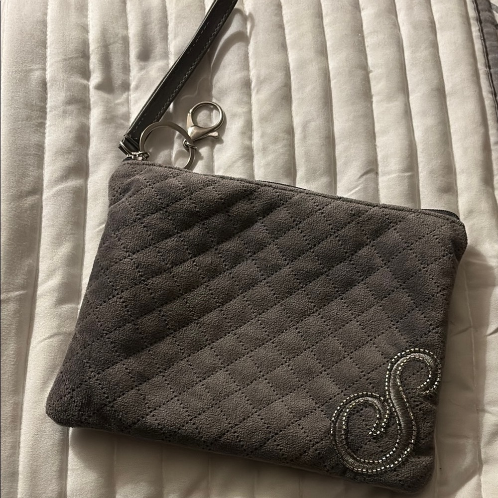 Elegant Gray Quilted Wristlet